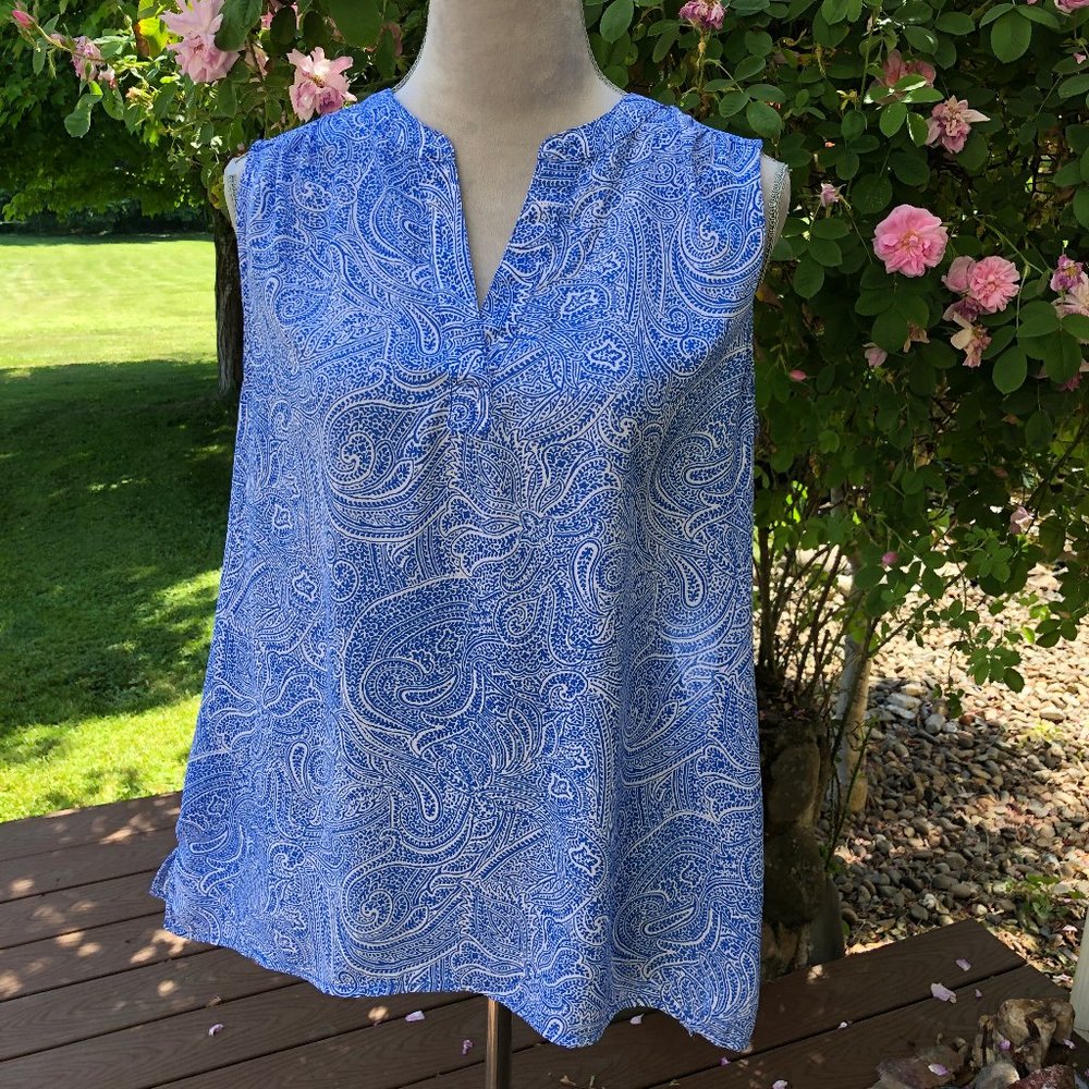 CHAUS NEW YORK blouse, paisley, sleeveless  - Blue & white - Size M